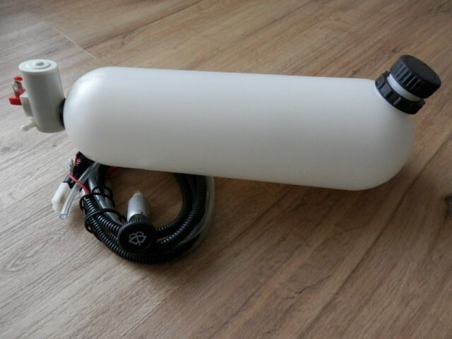 Ruitensproeier ombouw set inclusief tank, Kever 1302 en 1303