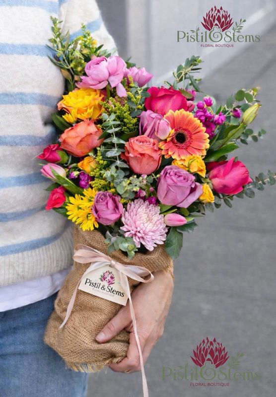 Classic Burlap-Wrapped Bouquet