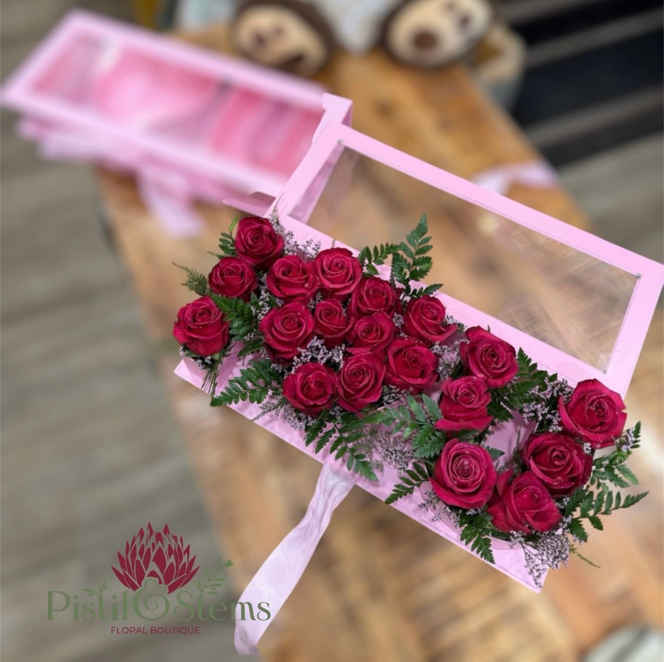 Luxury "I Love You' gift box with fresh Roses
