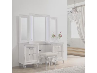 TWENTY NINE VANITY SET W/LED AND USB PLUG - WHITE TWENTY NINE VANITY SET W/LED AND USB PLUG - WHITE