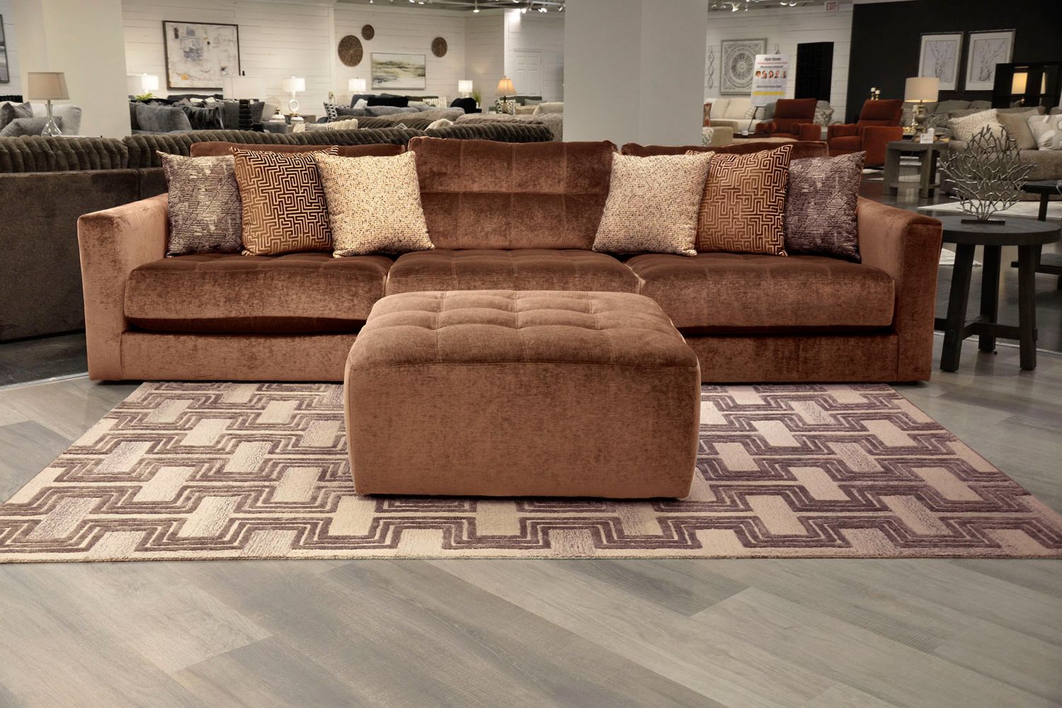 KIMPTON OTTOMAN - HENNA