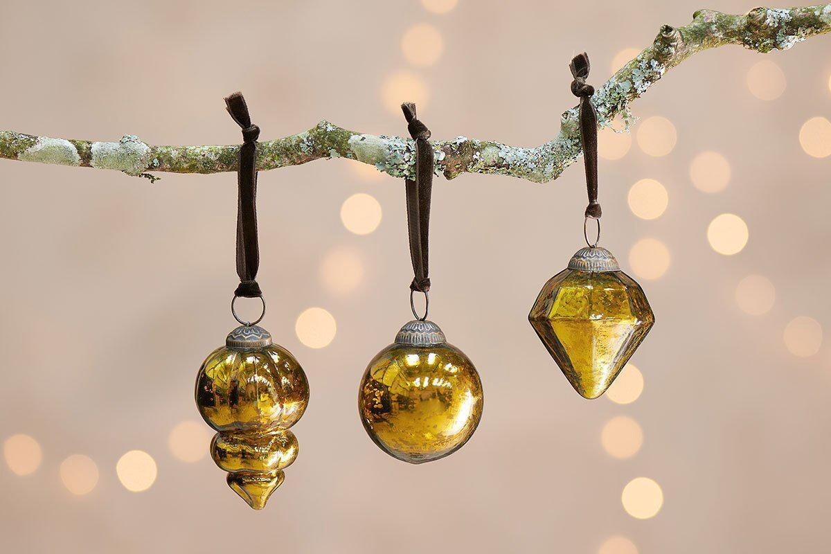 Ura Baubles, Colour: Antique Green