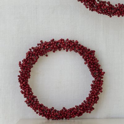 G I Red Berry Wooden Wreath/Small