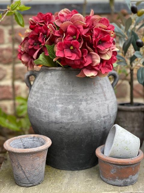 Vintage Urn Anna