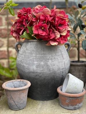 Vintage Urn Anna