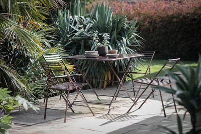 Ekete Iron Bistro Table