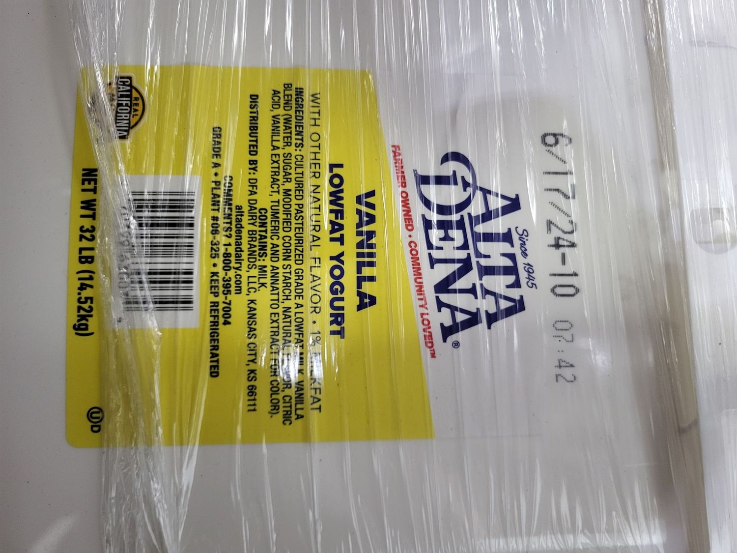 Alta Dena low-fat vanilla yogurt 32lb