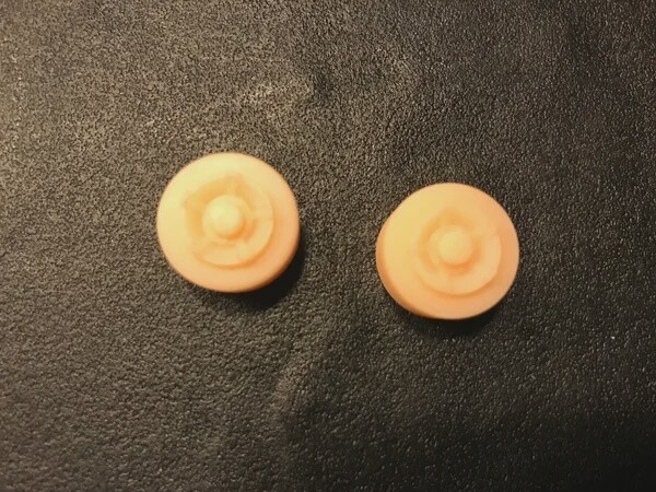 1/24 Scania 2/3 Front hubs 2 st