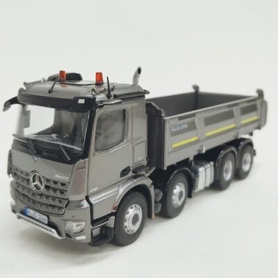 Mercedes benz arocs 8x4 kipper grijs