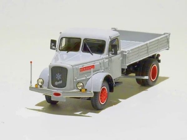 Henschel HS140 met kipper 4x2 grijs