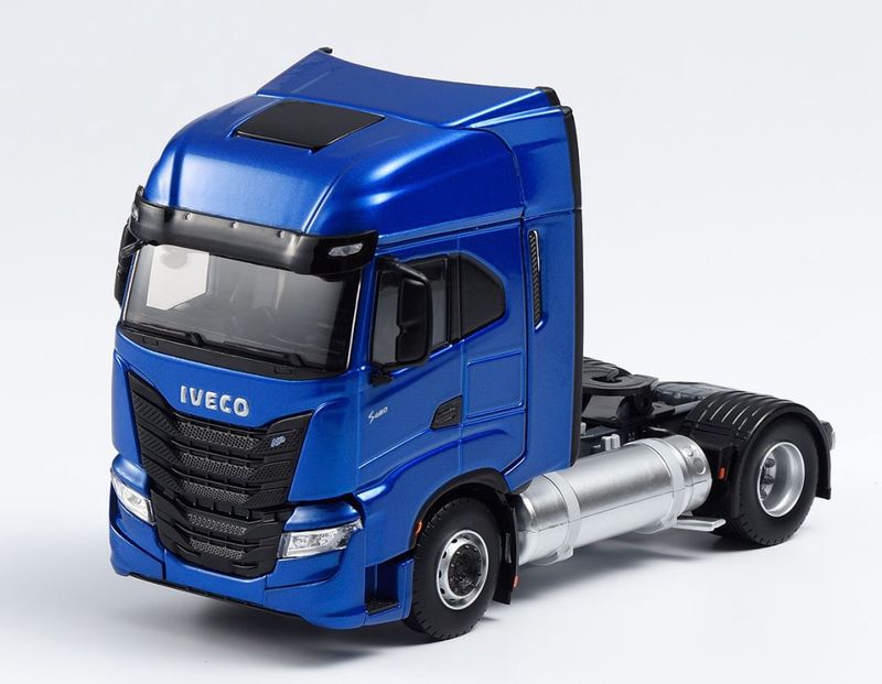 Iveco Sway blue