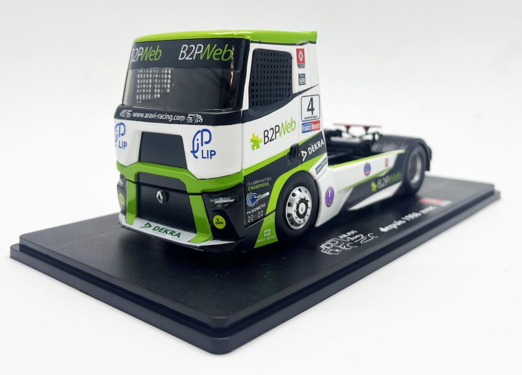 TRACTEUR RENAULT TEAM ARAVI RACING