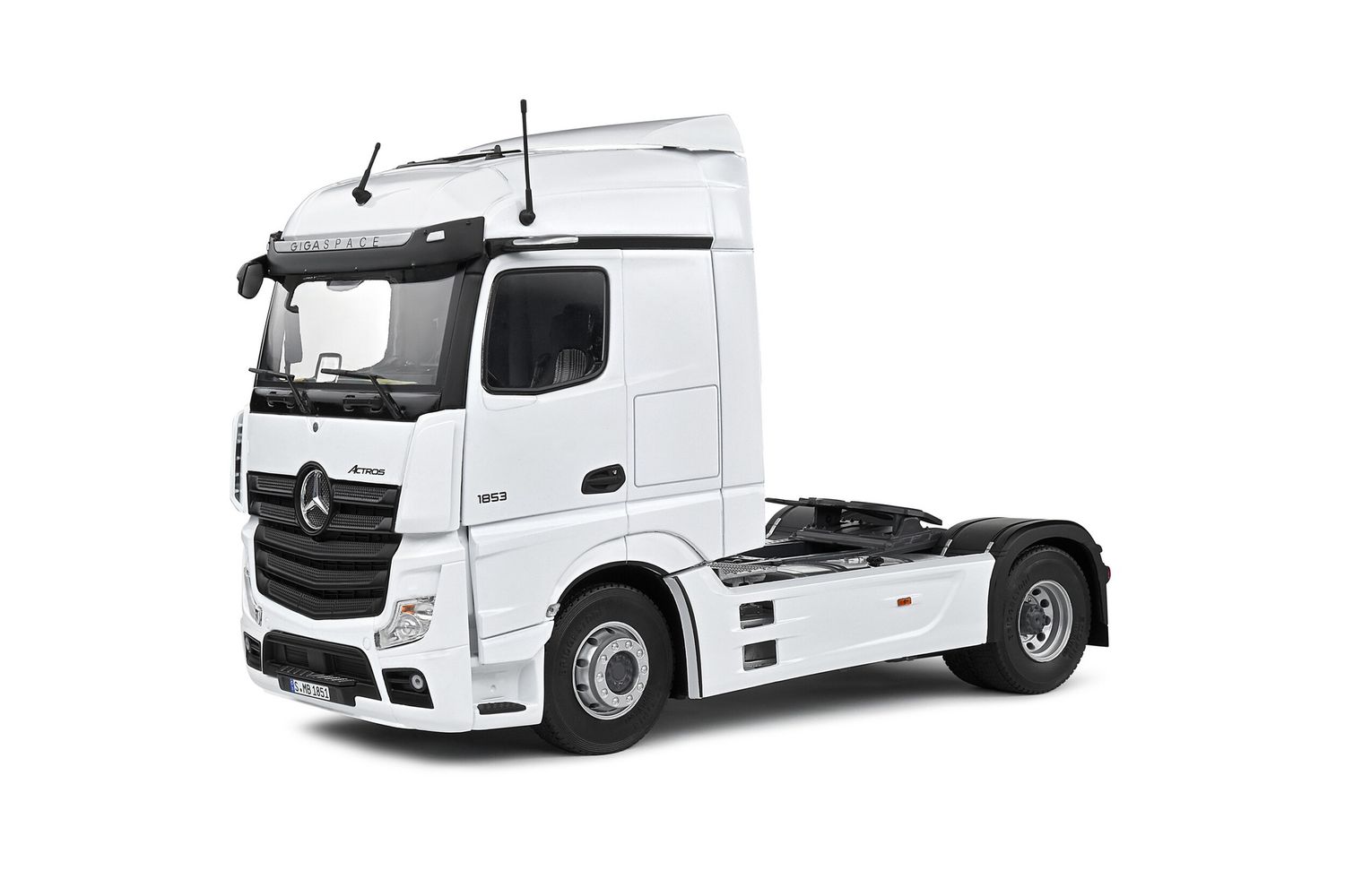 Mercedes-Benz Actros white 2023