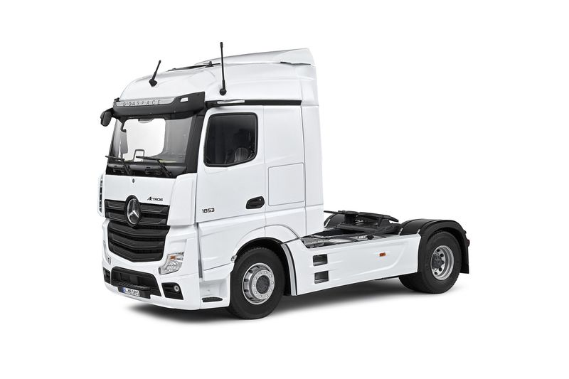 Mercedes-Benz Actros white 2023