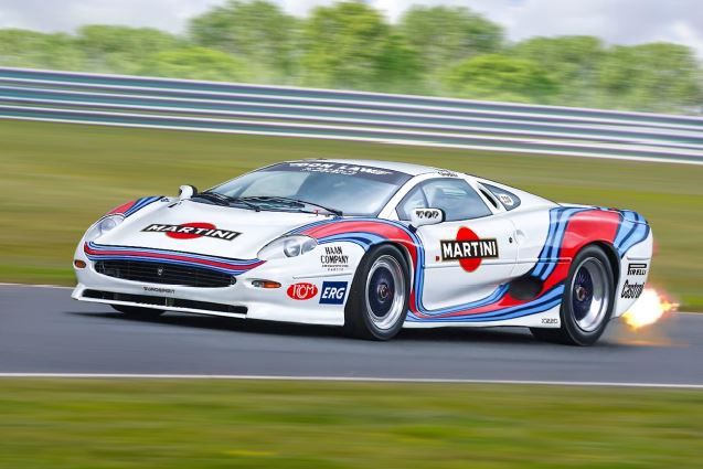 Jaguar XJ220 Racing