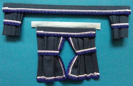 Curtain Set Dark Blue/White-Blue for Truck Cab 1:24/25