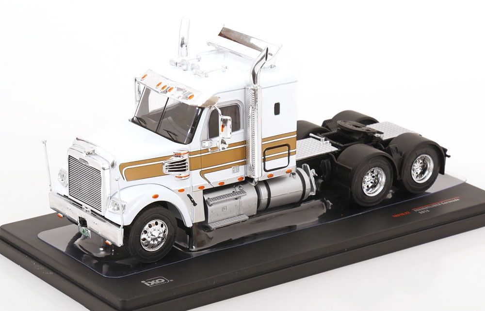 Freightliner coronado 2012 white/gold TR210.22