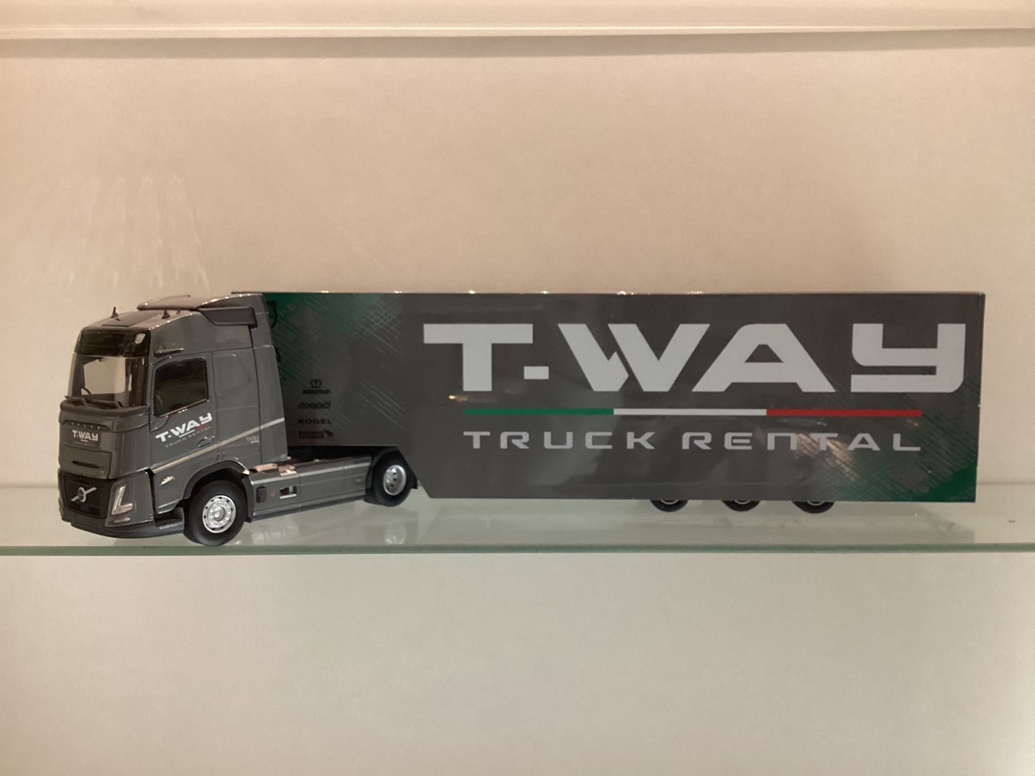 Volvo FH500 Aero remorque de course T-way