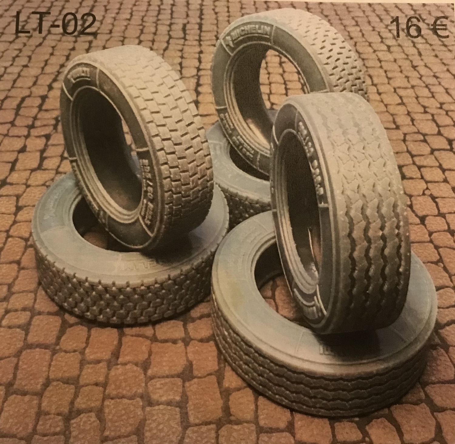 LT-02 Low profile tire set V2.0