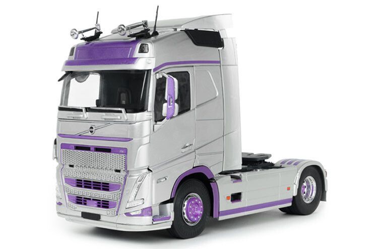 Volvo FH Globetrotter xl silver x purple