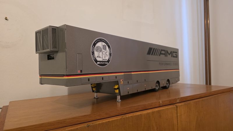 F1 transporter Mercedes AMG 1:18