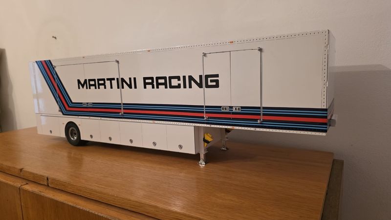 F1 car transporter Martini racing 1/18 - opening doors