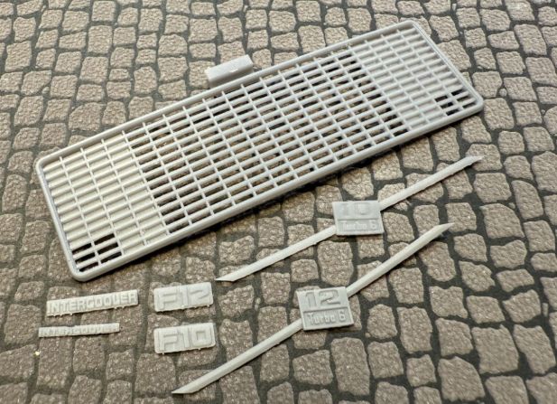 Volvo F12 - front grill set
