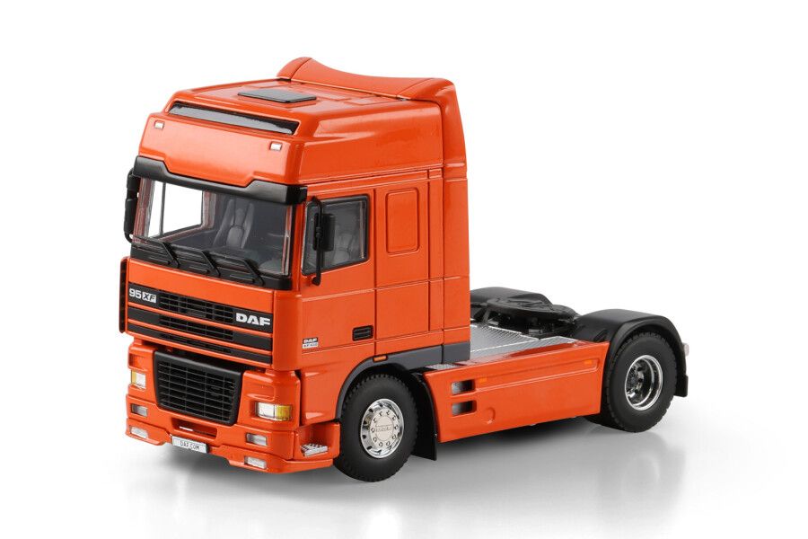 WSI DAF 95XF SUPER SPACE CAB 4X2
