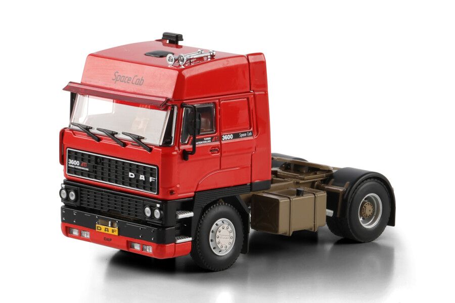 WSI DAF 3600 SPACE CAB 4X2