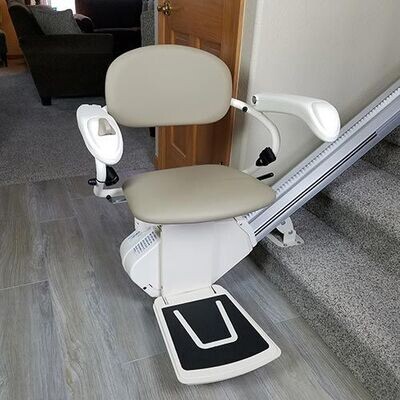 SL300 Pinnacle Stairlift with Folding Rail