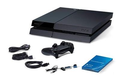 Playstation 4 (Me qera)