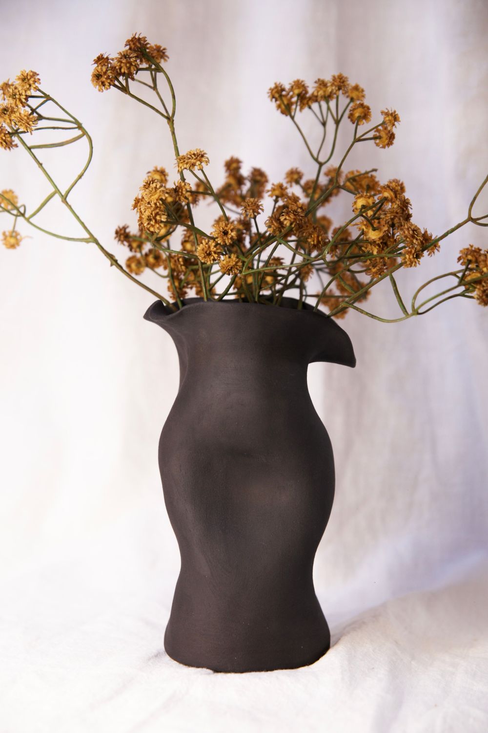 Silhouette Vase - Black