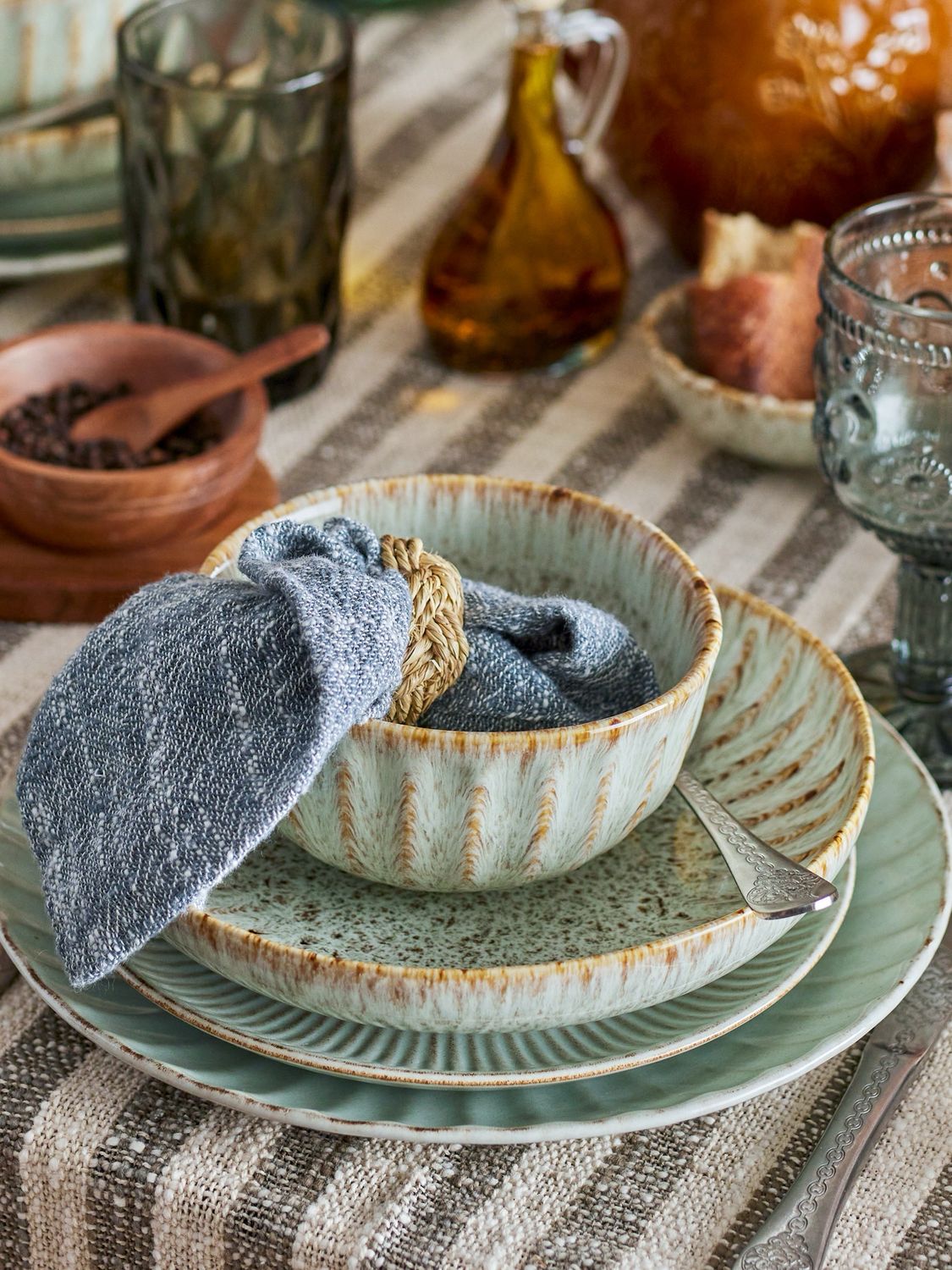 Fleur Pasta Plate, Nature, Stoneware