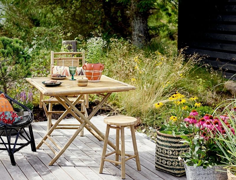 Sole Dining Table