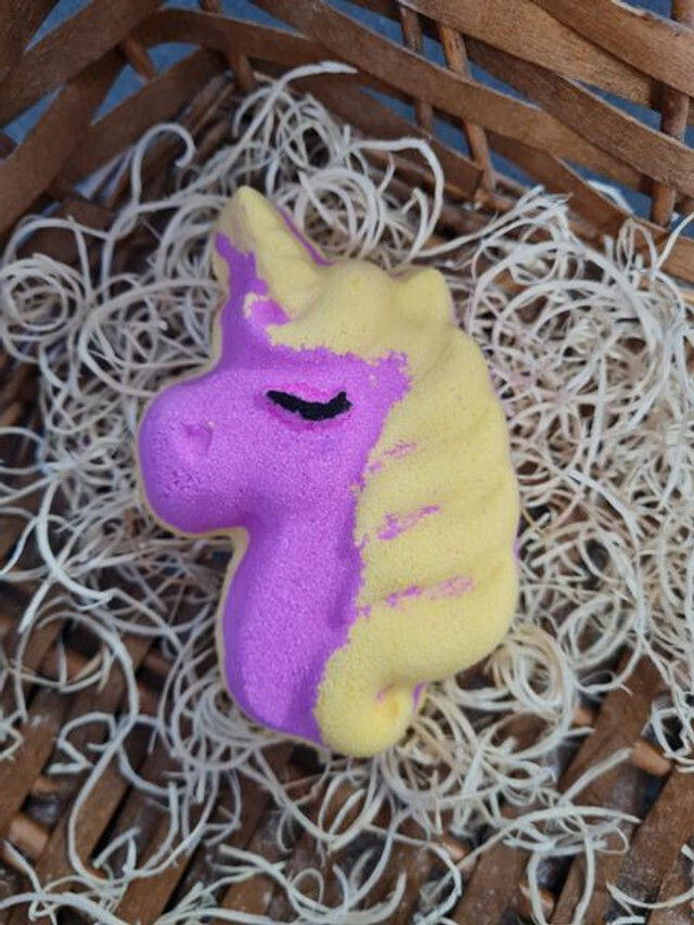Unicorn bath bomb