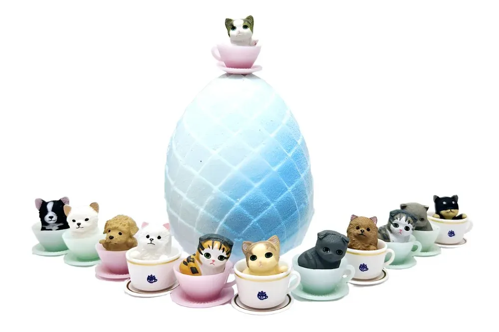 Teapot cat and dogs hidden bath bomb