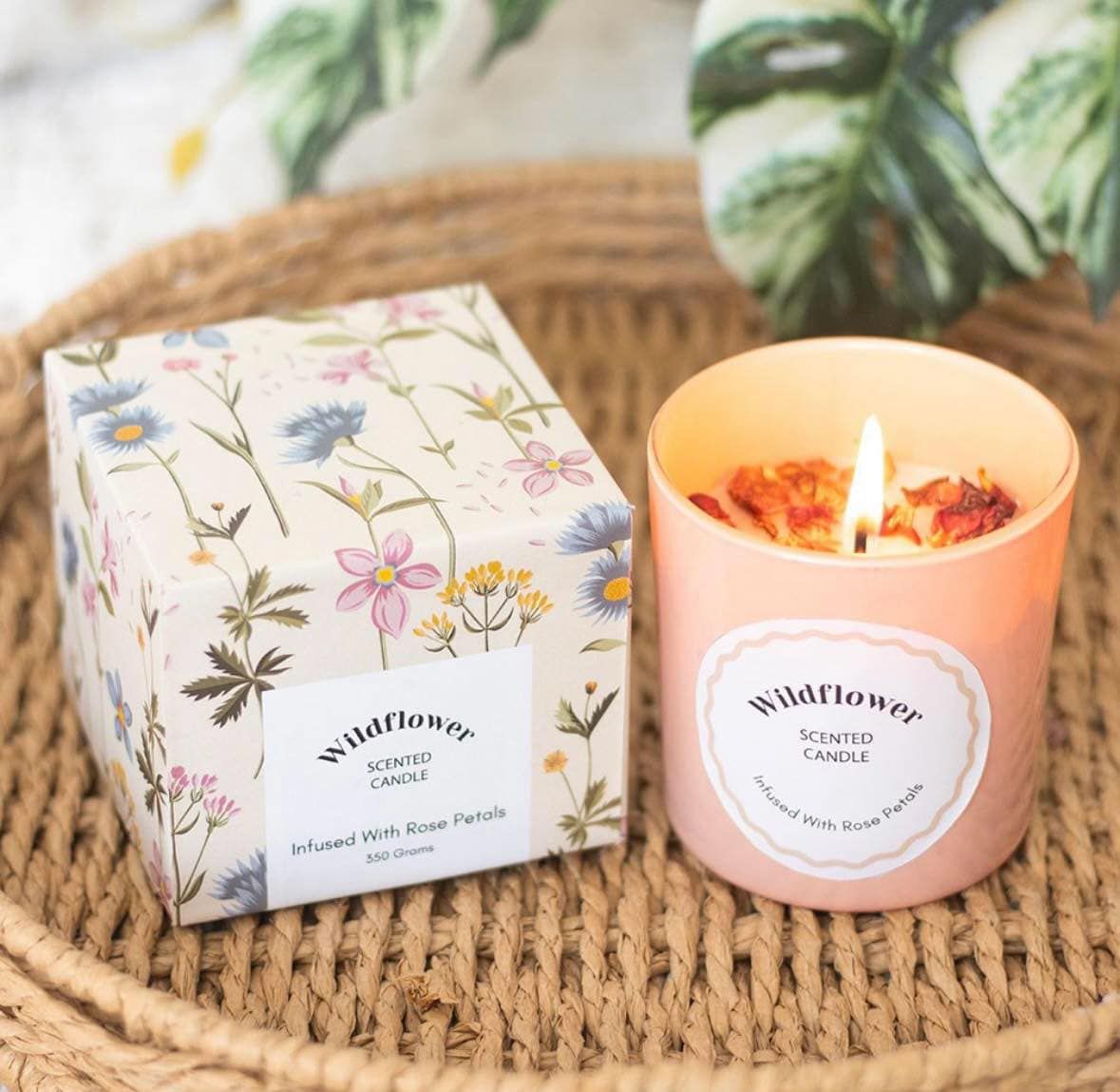 Fill your home with the scent of spring wildflowers with this candle, infused with relaxing rose petals. With an approximate burn time of 20 hours, the candle is ideal as a seasonal home accessory. Pa