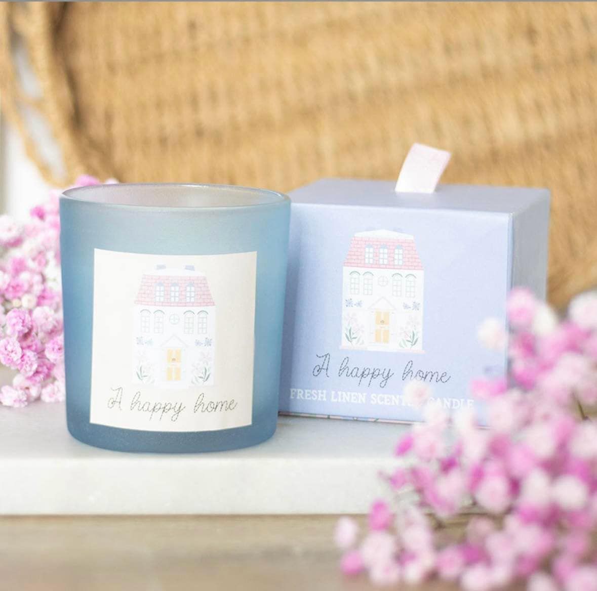 Whether used as a thoughtful housewarming gift or a personal keepsake, this candle is perfect for celebrating one&#39;s favourite place. Features a sweet, pastel house illustration with &#39;A happy home&#39; tex