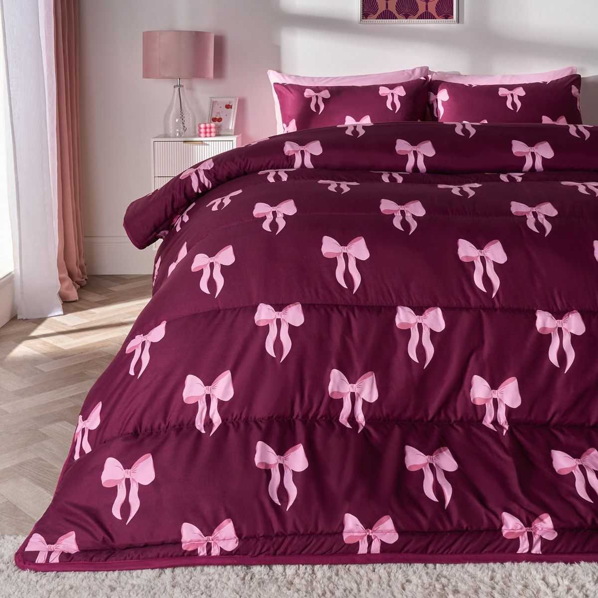 Bow Print Coverless 10.5 Tog Duvet Set - Burgundy