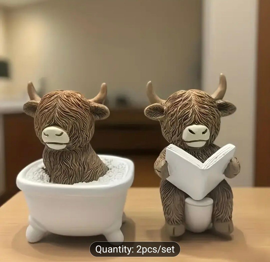 2pcs Funny Highland Cow Bathroom Decor - Bathtub and Toilet Reading Statue with Book, Cute Farmhouse Design, Durable Resin Desk Accessory for Home, Office