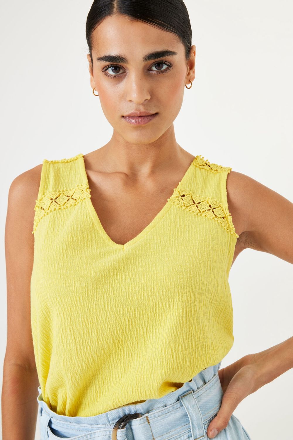 Garcia Camisole jaune insertion broderie R40224