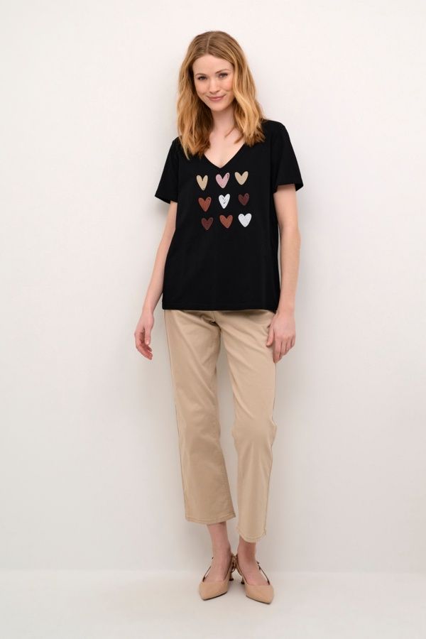 Cream T-Shirt noir col V motif coeurs 10612768