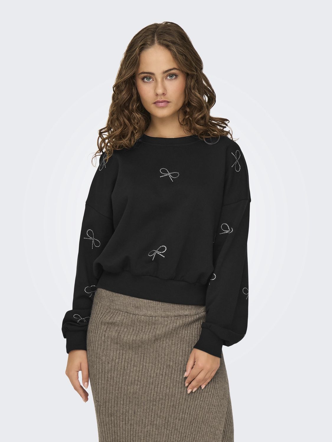 Only Chandail crewneck noir boucles 15333887
