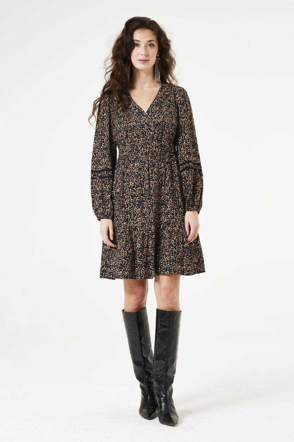 Garcia Robe noire motif doré W40080
