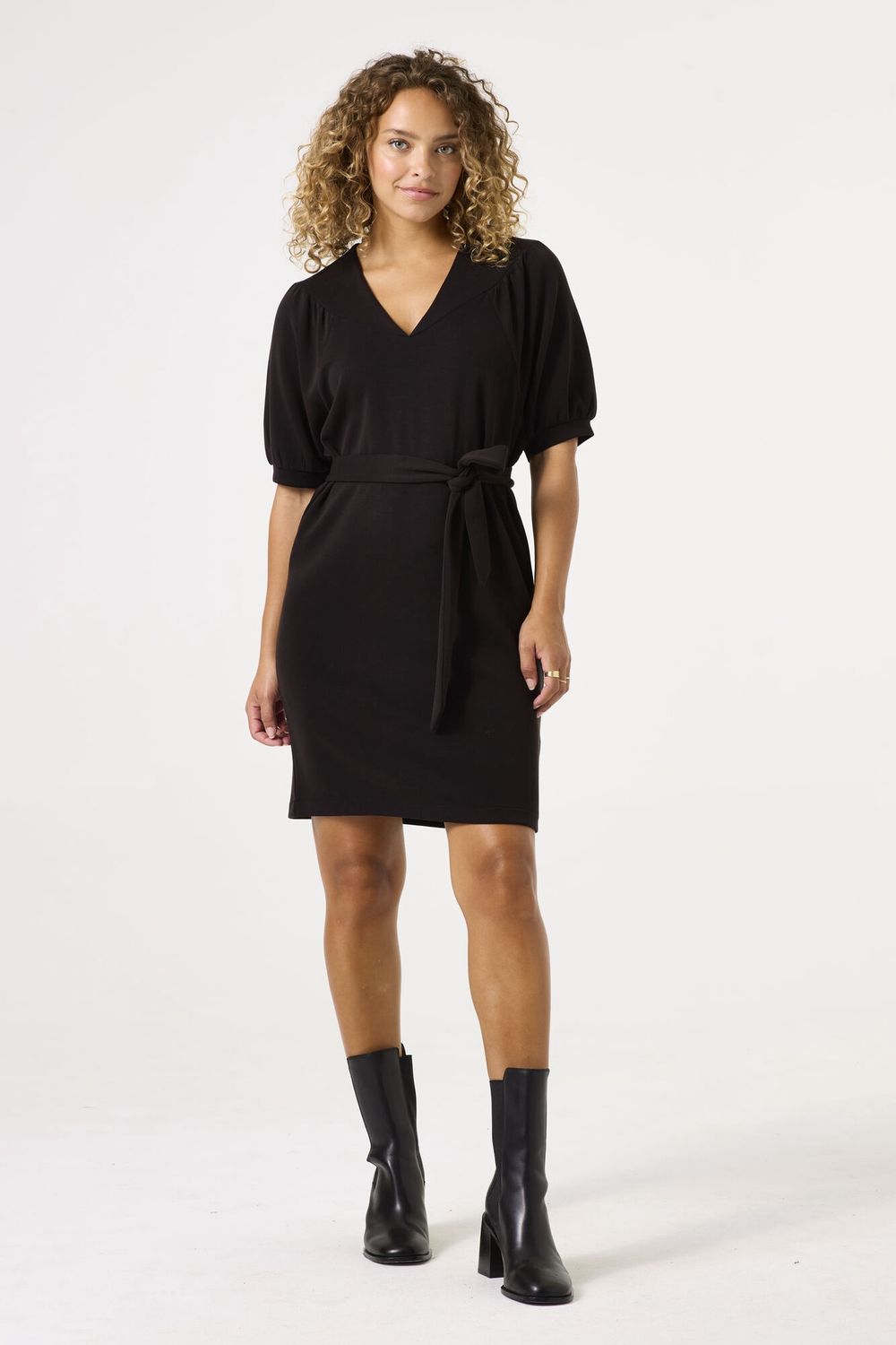 Garcia Robe noire manches bouffantes B50082