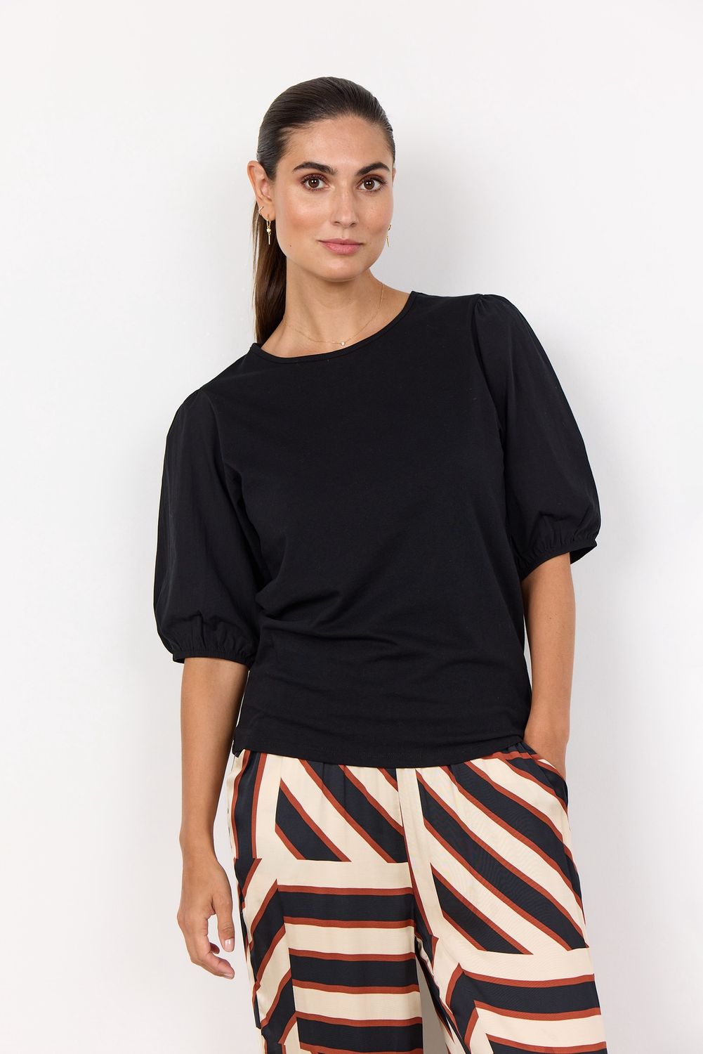 Soya Concept Haut noir manches bouffantes 26963