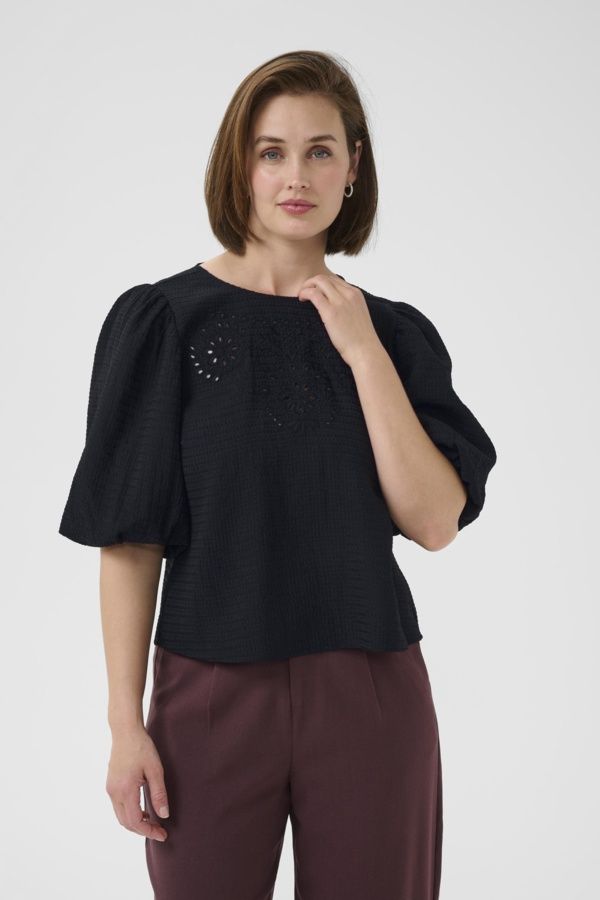 Kaffe Blouse noire détail broderie manches courtes 10510242