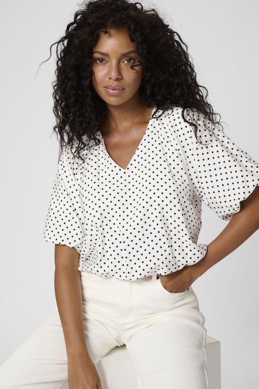 Kaffe Blouse manches bouffantes col V blanche à pois noir 10510120