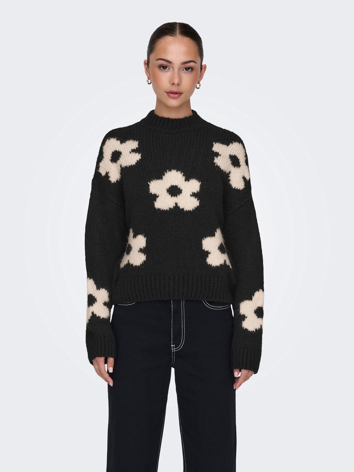 JDY Pull tricot manches longues noir imprimé fleurs blanches 15341564