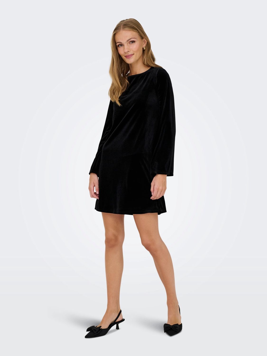 JDY Robe noire velours manches longues boucle arrière 15363519